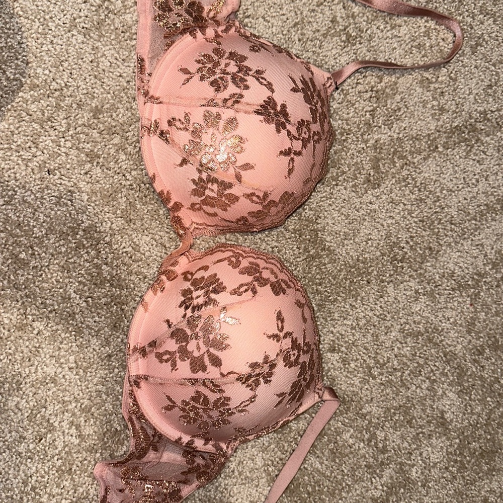 Super cute victoria secret bra 32 DDD